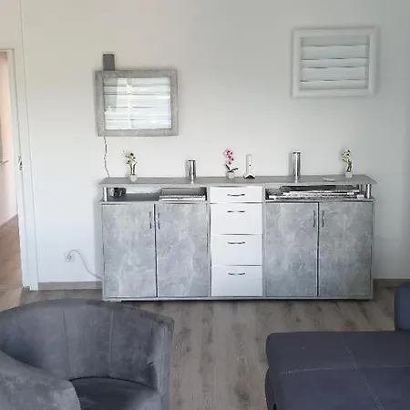Quednau Apartment *